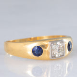 Trilogy gypsy vintage in oro giallo 18K con diamante (0.35ct ca.) e zaffiri (0.36ctw ca.), anni ‘50/‘60