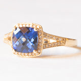 Anello moderno in oro giallo 10K con zaffiro sintetico e diamanti (0.25ctw ca.)