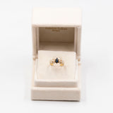 Anello vintage in oro giallo 18k con zaffiro (0,61ct) e diamanti (0,84ctw)