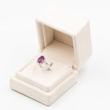 Anello a margherita in oro bianco 18k con rubino naturale (2,85ct) e diamanti (0,72ctw)