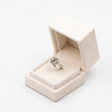Anello vintage in oro bianco 18k con diamanti (0,28). Anni '60