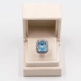 Anello vintage da cocktail in oro giallo e bianco 18k con topazio azzurro (20ct) e diamanti (1,70ctw), anni '70