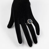 Anello vintage a margherita in oro bianco 14k con zaffiro (2,80ct) e diamanti (0,80ctw), anni '70