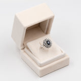 Anello vintage a margherita in oro bianco 14k con zaffiro (1,80ct) e diamanti (1,16ctw)