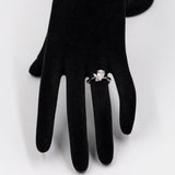 Anello vintage in platino con diamante a goccia (1,01ct) e due diamanti (0,17ctw)