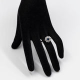 Anello vintage a margherita in oro bianco 14k con zaffiro (0,30ct) e diamanti (0,80ctw)
