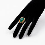 Anello in oro giallo 8k con crisoprasio, anni '70