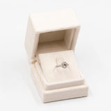 Anello vintage in platino 900 con diamante centrale di 0,59ct e diamanti di contorno (0,35ctw)