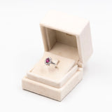 ANELLO VINTAGE A MARGHERITA IN PLATINO 850 CON RUBINO NATURALE (1CT) E DIAMANTI (0.85CT)