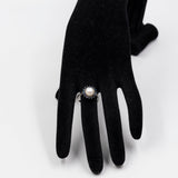 Anello vintage in oro bianco 14k con perla e zaffiri, anni '60