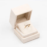 Anello a riviera vintage in oro giallo 9k con zaffiri e diamanti