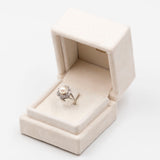 Anello vintage a fiore in oro bianco 18k con perla e diamanti (0.27ctw), anni '60