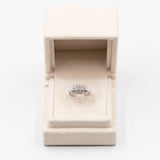 Anello “trilogy” vintage in oro bianco 14K con diamanti di taglio brillante (0.40ctw ca.), anni '80