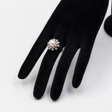 Anello vintage a fiore in oro 18k con perla e diamanti (1ctw), anni '60