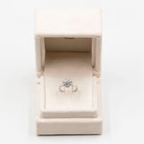 Anello vintage a fiore in oro bianco 18K con diamanti di taglio brillante (0.75ctw ca.), anni '60
