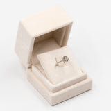 Anello vintage solitario in oro bianco 18K con diamante di taglio vecchio (0.45ct ca.), anni '60
