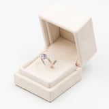 Anello vintage in oro bianco 9k con tanzaniti (0,50ctw) e diamanti (0,08ctw)
