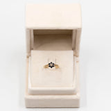 Anello a fiore vintage in oro giallo 9K con zaffiri e diamante
