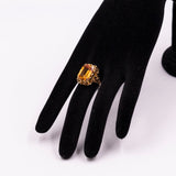Anello da cocktail in oro giallo 18k con zaffiro arancione sintetico, anni '70