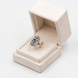 Anello vintage in stile antico in oro giallo 18K e argento con zaffiri e diamanti di taglio rosa