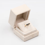 Anello vintage a riviera in oro 9k con zaffiri