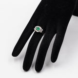 Anello vintage in oro bianco 18k con smeraldo (0,68ct) e diamanti (0,89ctw), anni '70