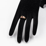 Anello antico a fascia in oro rosa 8K con pasta di vetro rossa e perline, primi del ‘900