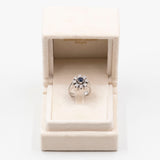 Anello vintage a margherita in oro bianco 14k con zaffiro (0,40ct) e diamanti (0,80ctw)