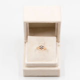 Anello antico solitario in oro giallo 14k e diamante di taglio vecchio (0,38ct), primi del'900