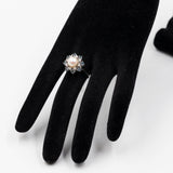 Anello vintage a fiore in oro bianco 14k con perla, diamanti (0,24ct) e zaffiri, anni '60
