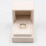 Anello vintage a veretta in oro giallo 9k con zaffiri e diamanti