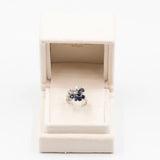 Anello vintage in oro bianco 18k con zaffiri (1,40ctw) e diamanti(0,60ctw). Anni '60