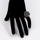 Anello a sigillo antico in 8k e princisbecco con diaspro sanguigno inciso, fine '800