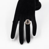 Anello a margherita in stile antico in oro giallo 18k e argento con zaffiro (1,5ct) e diamanti taglio rosa