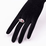 Anello in oro bianco 18k con diamanti (0,70ctw) e rubini