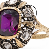 Anello vintage in stile antico in oro giallo 18K e argento con zaffiro porpora sintetico e diamanti di taglio rosetta