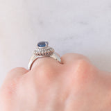 Anello a margherita vintage in platino con zaffiro (1.01ct) e diamanti (0.30ctw), anni ‘80/‘90