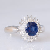 Anello a margherita vintage in platino con zaffiro (1.01ct) e diamanti (0.30ctw), anni ‘80/‘90