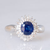 Anello a margherita vintage in platino con zaffiro (1.01ct) e diamanti (0.30ctw), anni ‘80/‘90
