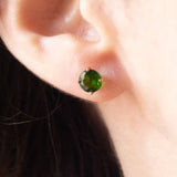 Orecchini punto luce in oro giallo 9K con cromodiopsidi