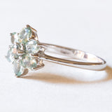 Anello a fiore vintage in oro bianco 9K con topazi verde chiaro, anni ‘80