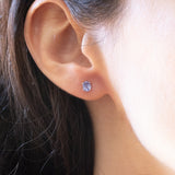 Orecchini punto luce vintage in oro bianco 9K con tanzaniti