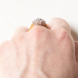 Anello vintage a margherita in oro giallo e in oro bianco 14K con diamanti di taglio brillante (0.35ctw ca.), anni '60