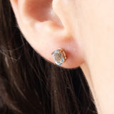 Orecchini punto luce vintage in oro giallo 9K con topazi azzurri, anni ‘90