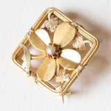 Spilla antica “portafortuna” in oro giallo 18K con perlina bianca, anni ‘30