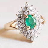 Anello vintage a navette in oro giallo e in oro bianco 14K con smeraldo (0.70ct ca.) e diamanti di taglio brillante (0.85ctw ca.), anni ‘60