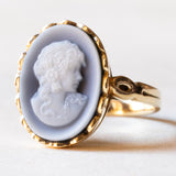 Anello vintage in oro giallo 14K con cammeo su agata, anni ‘60