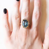 Anello vintage in oro giallo e in oro bianco 14K con spinello sintetico (6.50ct ca.) e diamanti, anni ‘80