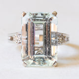Anello vintage in oro bianco 18K con acquamarina (9ct ca.) e diamanti (0.05ctw ca.), anni ‘60/‘70