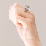 Anello vintage in oro bianco 18K con acquamarina (9ct ca.) e diamanti (0.05ctw ca.), anni ‘60/‘70